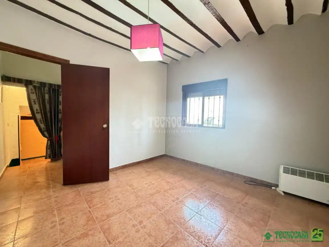 Habitación de Casa adosada en venta en Santa Cruz de la Zarza con Aire acondicionado y Terraza