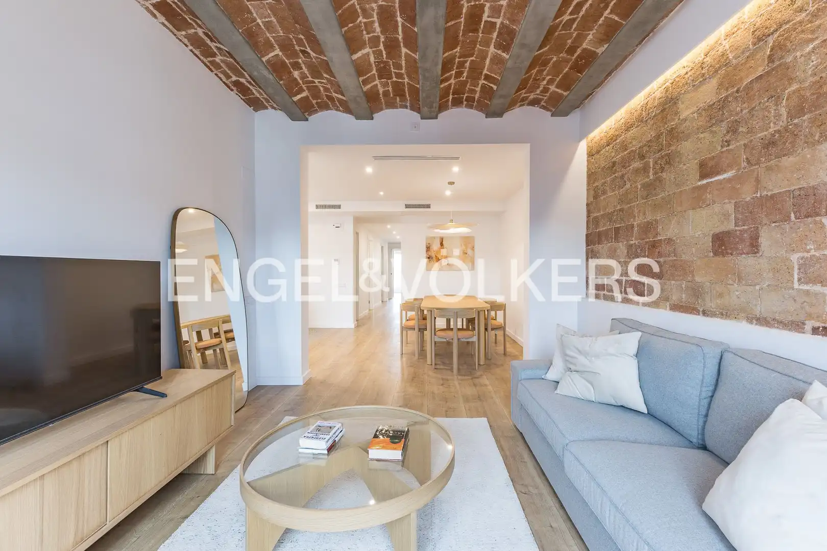 Wohnzimmer von Dachboden zum Verkauf in Barcelona mit Klimaanlage, Heizung und Parkett