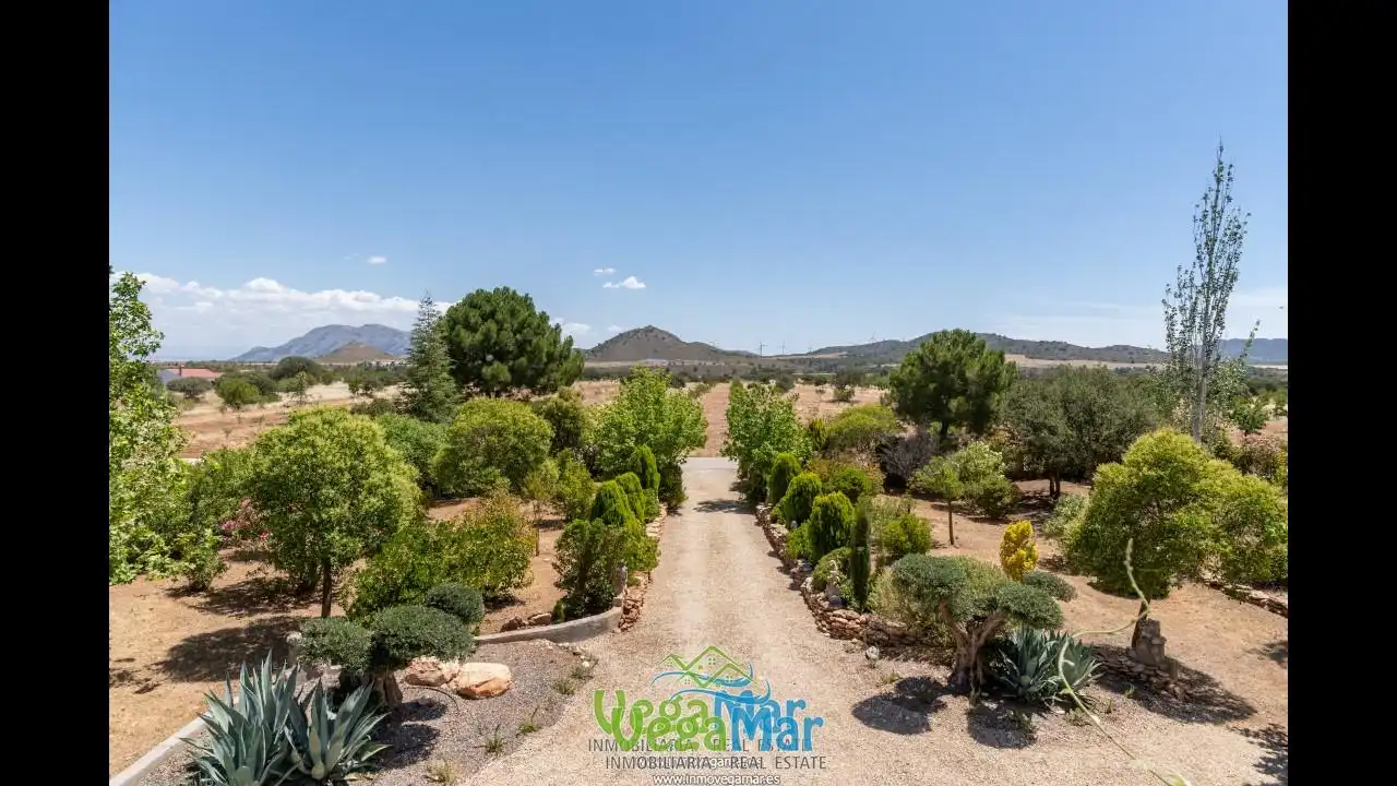 Garden of Country homes for sale in Freila