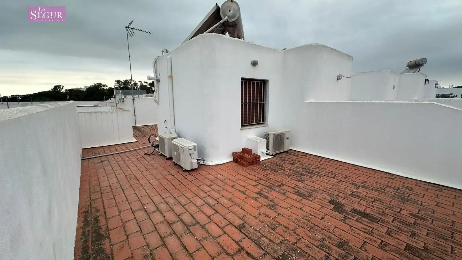 Terrassa de Dúplex en venda en Conil de la Frontera amb Terrassa, Traster i Moblat
