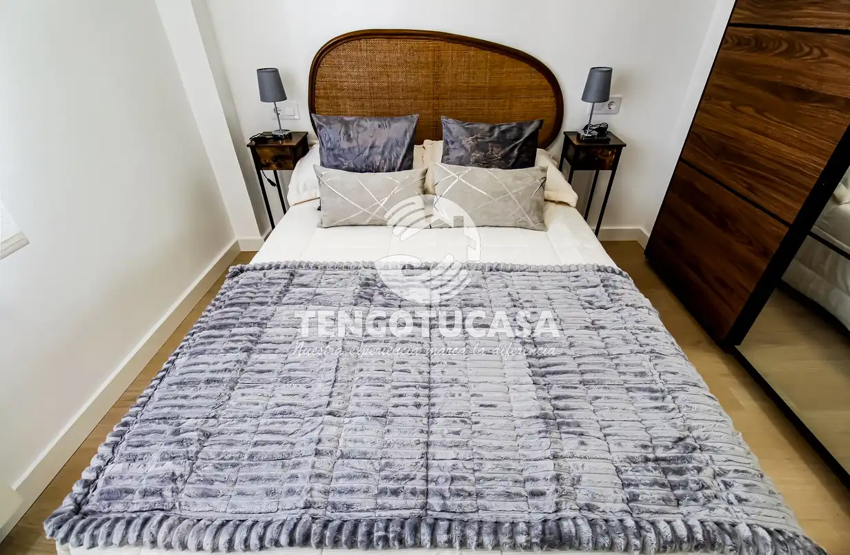 Bedroom of Flat for sale in Madrid  with Air Conditioner, Heating and Furnished