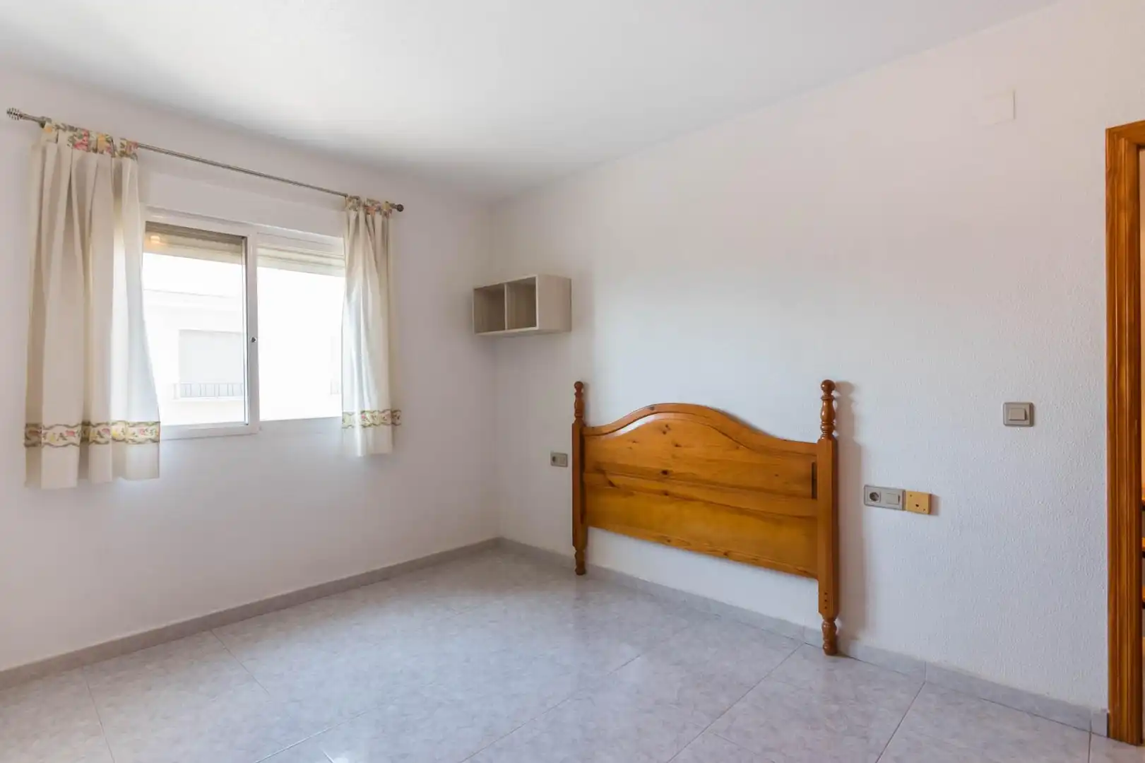 Schlafzimmer von Einfamilien-Reihenhaus zum Verkauf in Murcia mit Klimaanlage