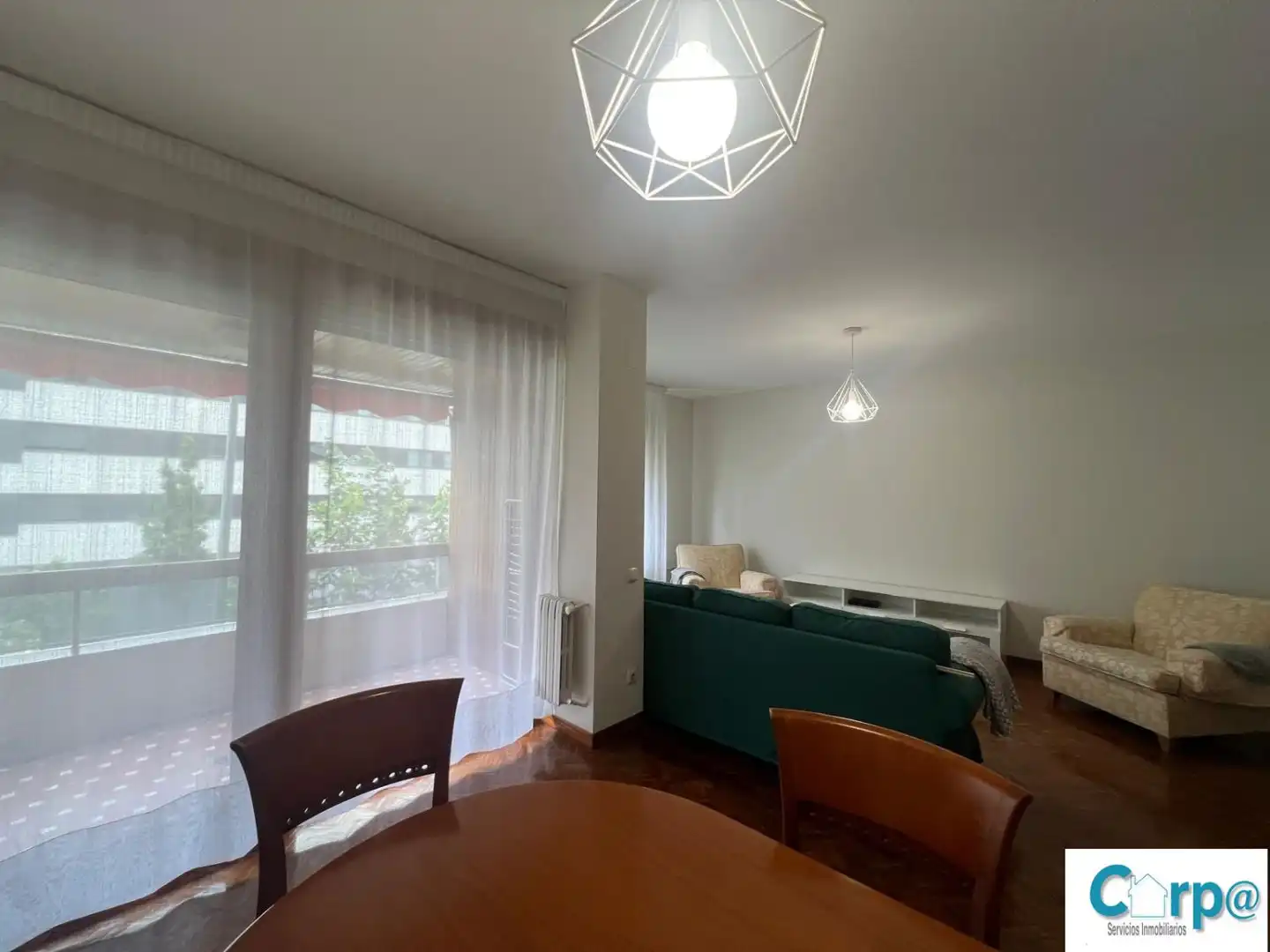 Sala de estar de Piso de alquiler en  Pamplona / Iruña con Calefacción, Parquet y Amueblado