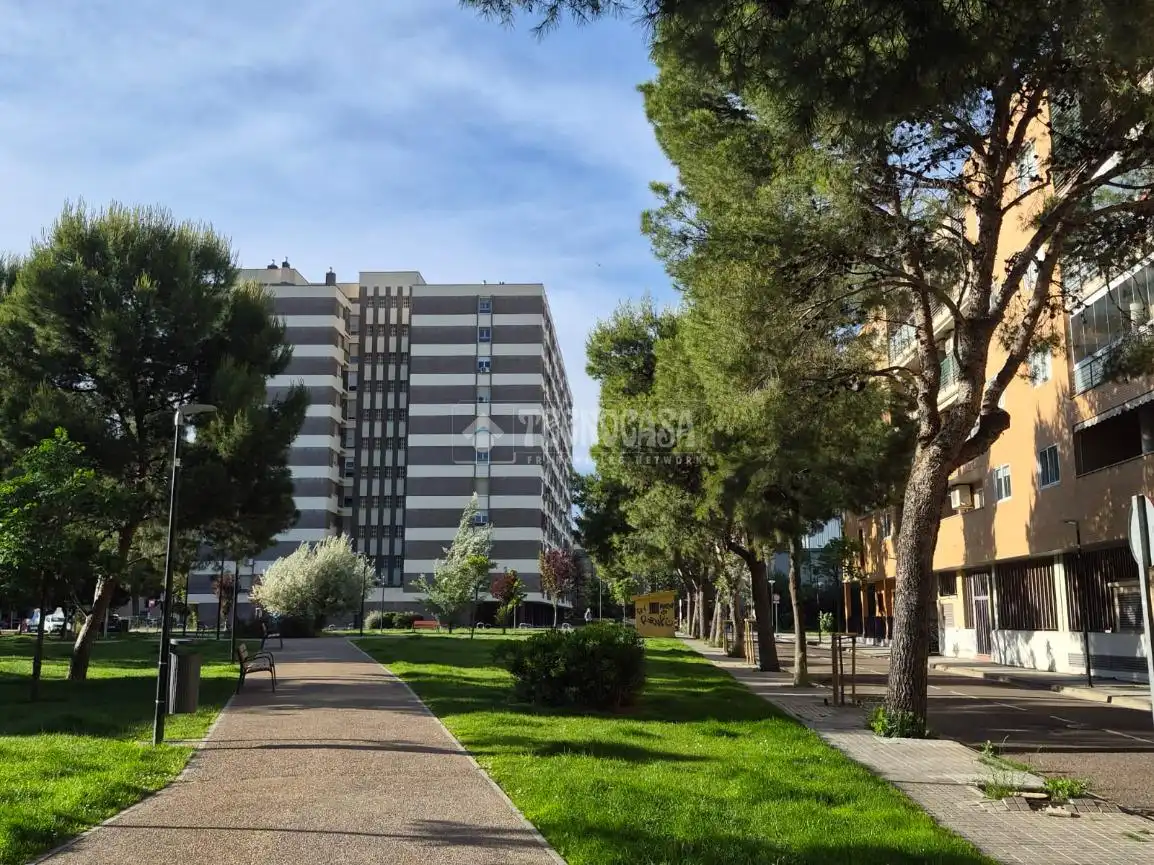 Vista exterior de Piso en venta en Zaragoza con Calefacción y Terraza