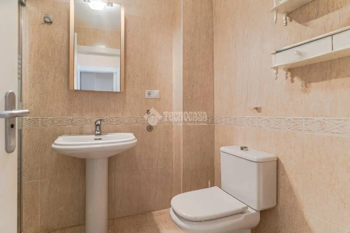 Baño de Piso en venta en La Zubia con Terraza