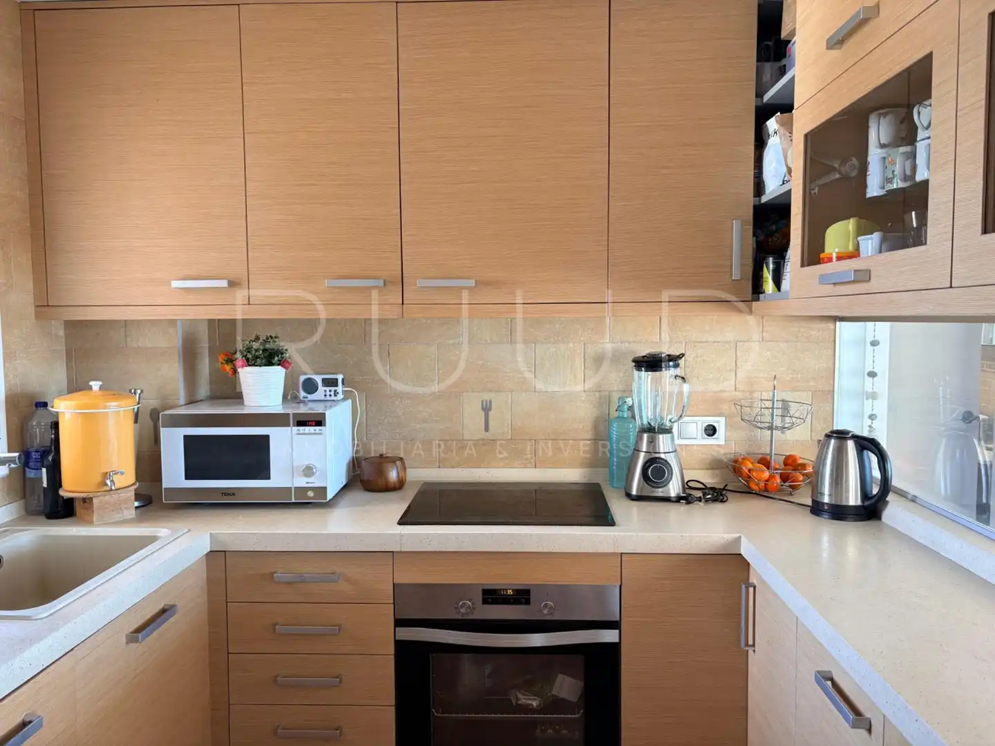 Kitchen of Flat for sale in Castelldefels  with Air Conditioner, Heating and Parquet flooring