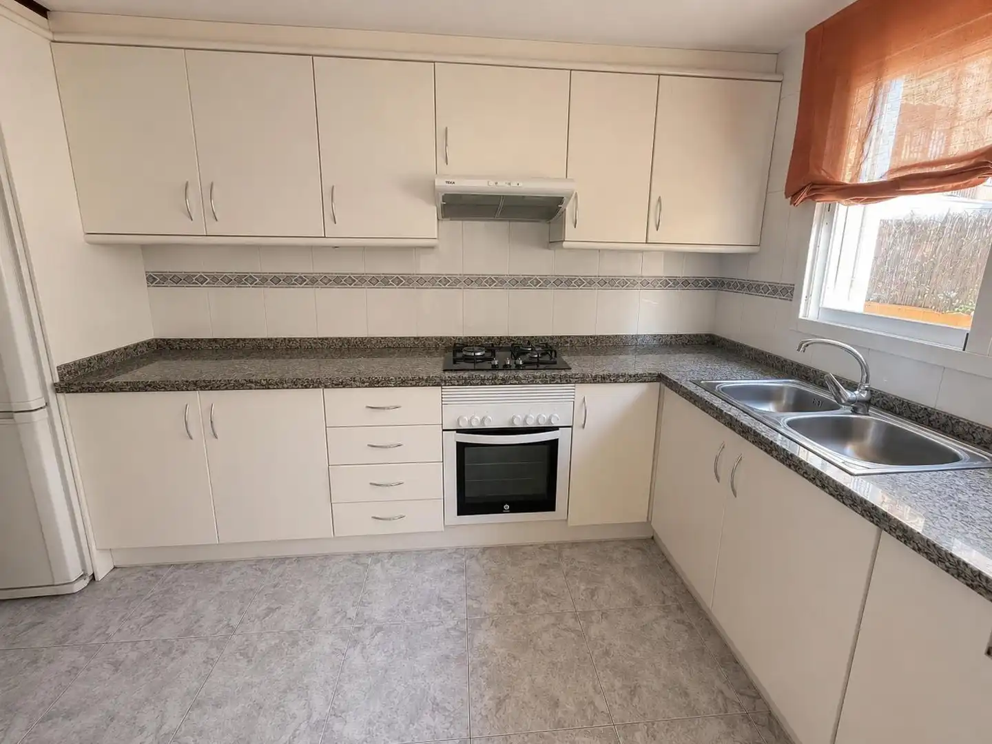 Cocina de Piso de alquiler en Valencia con Aire acondicionado, Terraza y Balcón