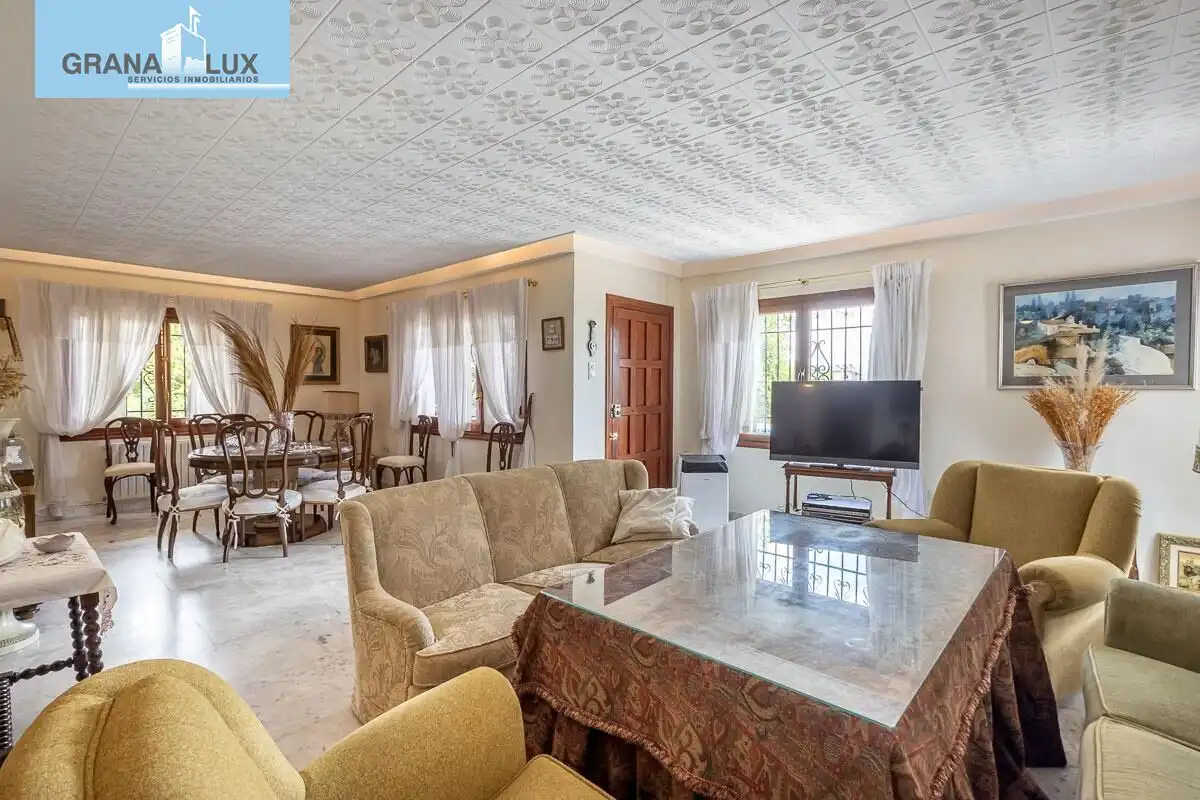 Chalet con piscina en venta en Calle del Albaricoque, imagen 9