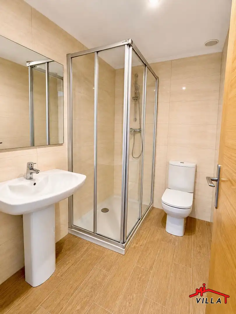 Baño de Piso en venta en Ramales de la Victoria con Calefacción, Terraza y Trastero