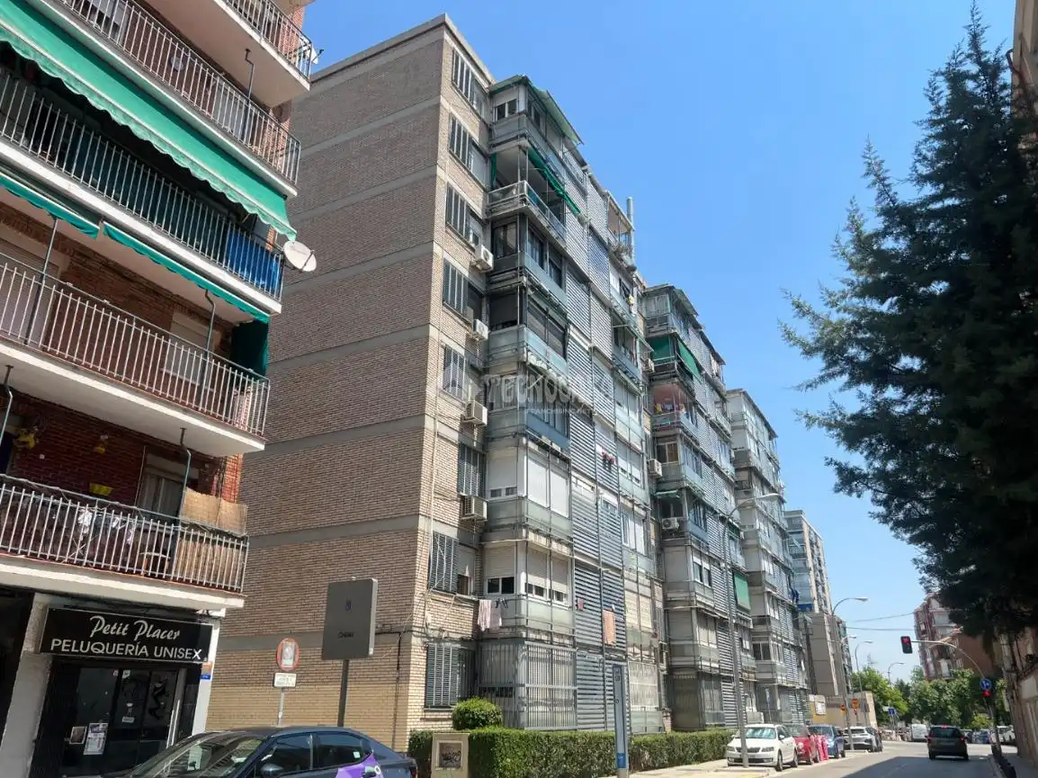 Vista exterior de Piso en venta en Madrid con Aire acondicionado, Calefacción y Parquet