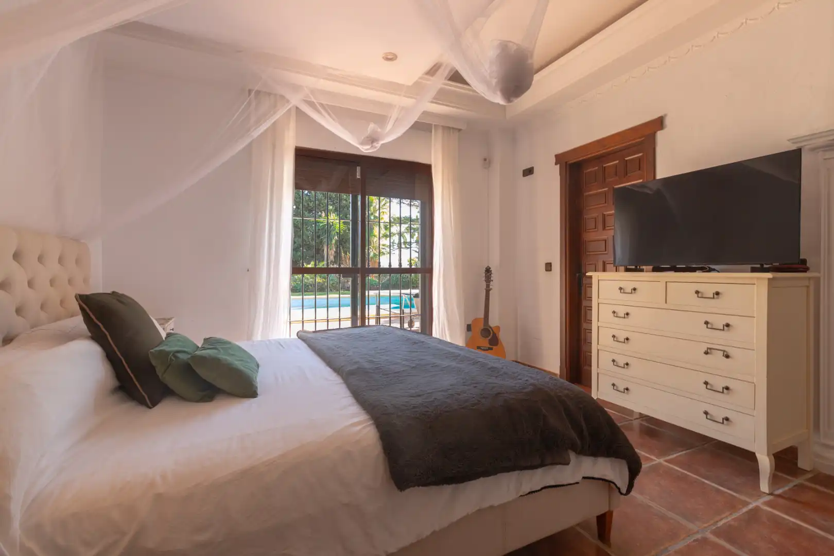 Habitación de Casa o chalet en venta en Alhaurín de la Torre con Aire acondicionado, Calefacción y Jardín privado