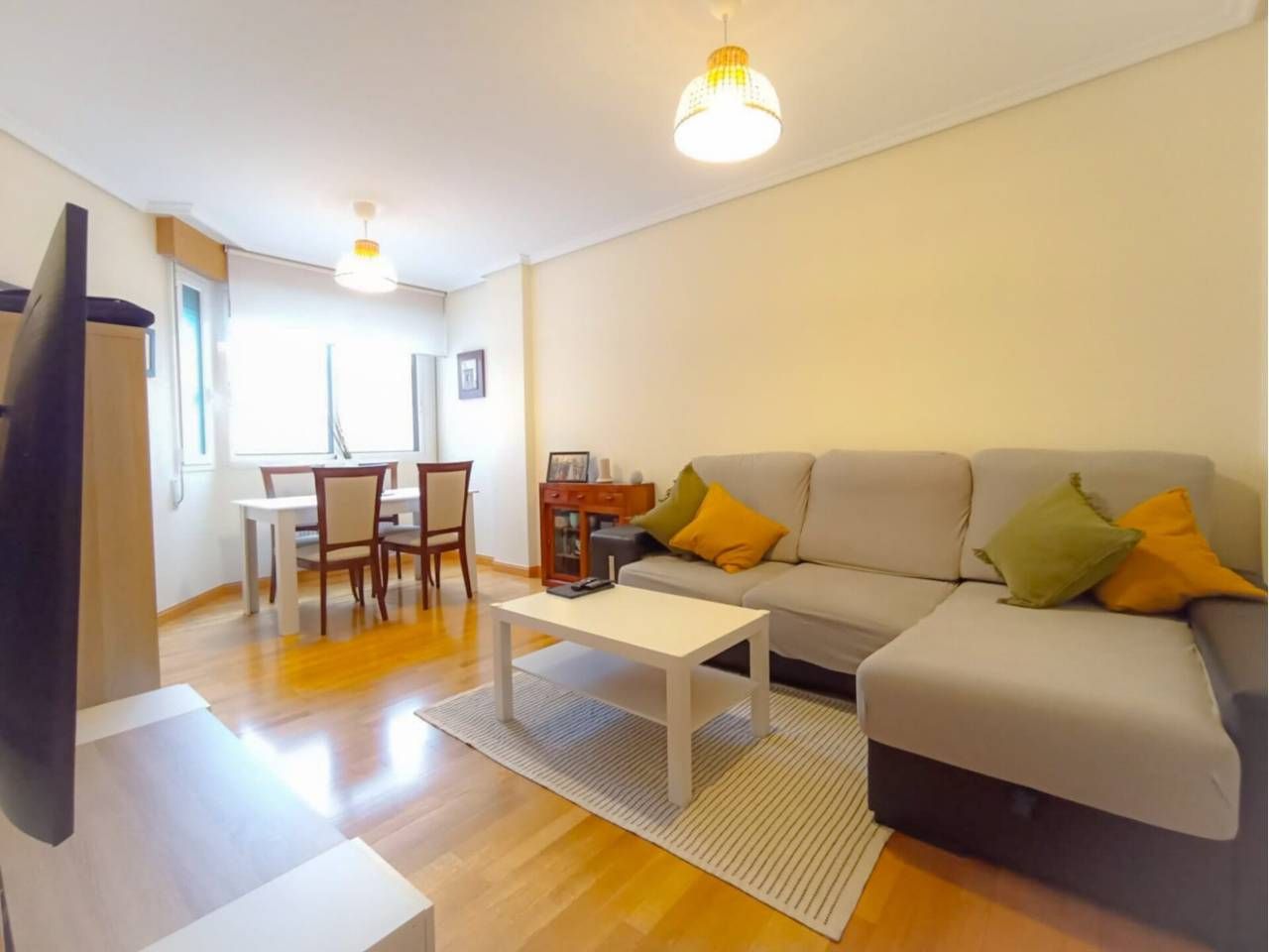 Living room of Apartment for sale in Burgos Capital  with Heating, Parquet flooring and Storage room