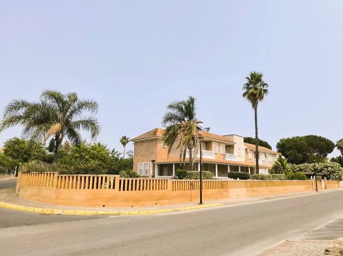 Chalet con terraza en venta en Dehesa - Monacilla