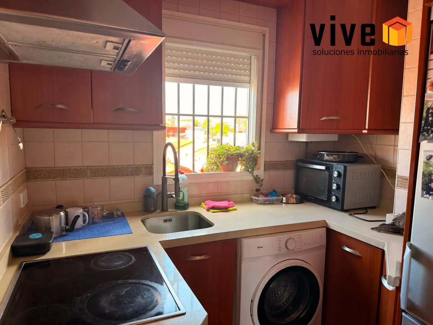 Kitchen of Flat for sale in Sevilla  with Air Conditioner and Storage room