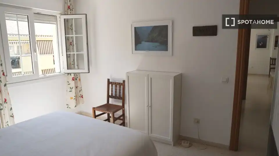 Bedroom of Apartments for share in Rincón de la Victoria  with Air Conditioner, Terrace and Furnished