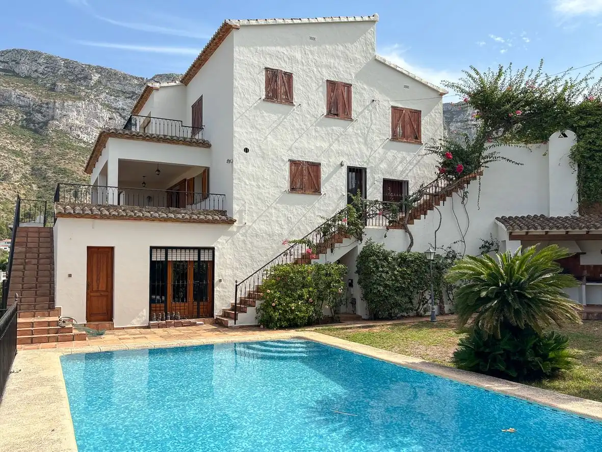 Villa avec piscine à vendre à Carrer de la Carrasca, imagen 2