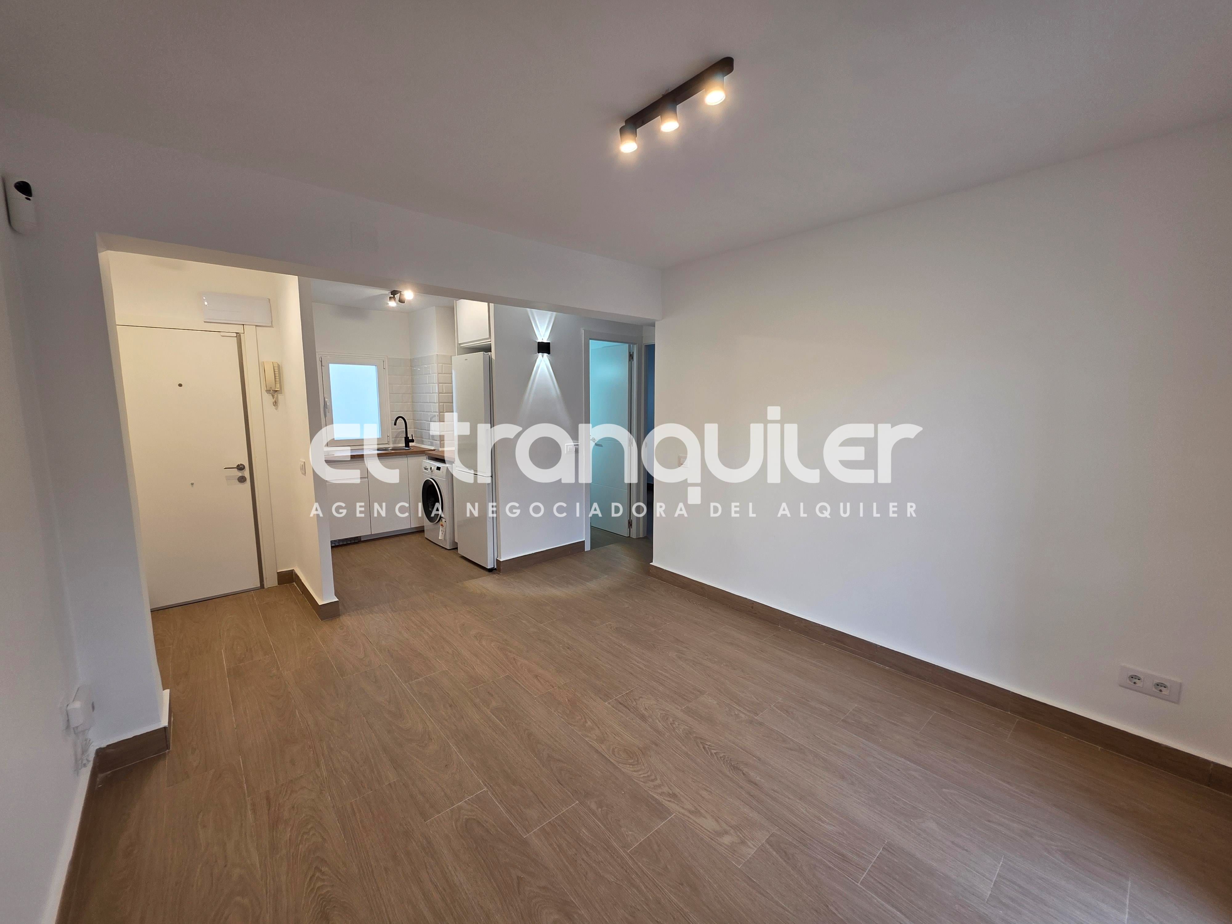 Sala d'estar de Pis de lloguer en  Madrid Capital amb Terrassa i Rentadora