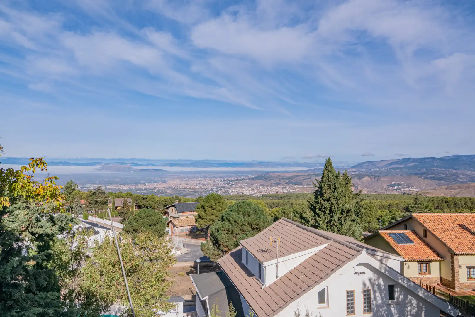 Vista exterior de Casa o chalet en venta en La Zubia con Aire acondicionado, Calefacción y Jardín privado