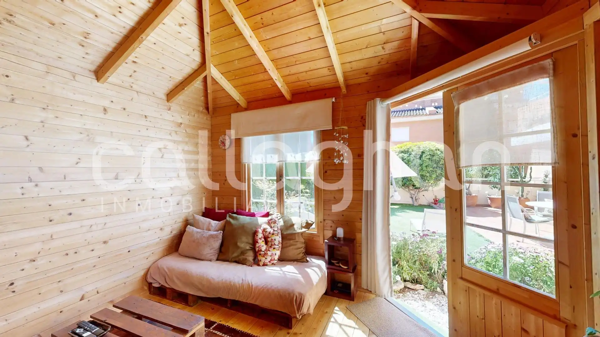 Living room of Ground floor for sale in Valencia  with Air Conditioner, Private garden and Storage room