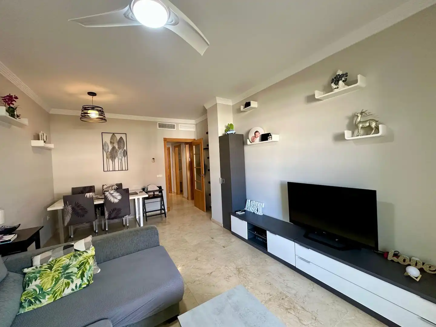 Wohnzimmer von Wohnungen zum Verkauf in Benalmádena mit Klimaanlage, Heizung und Terrasse