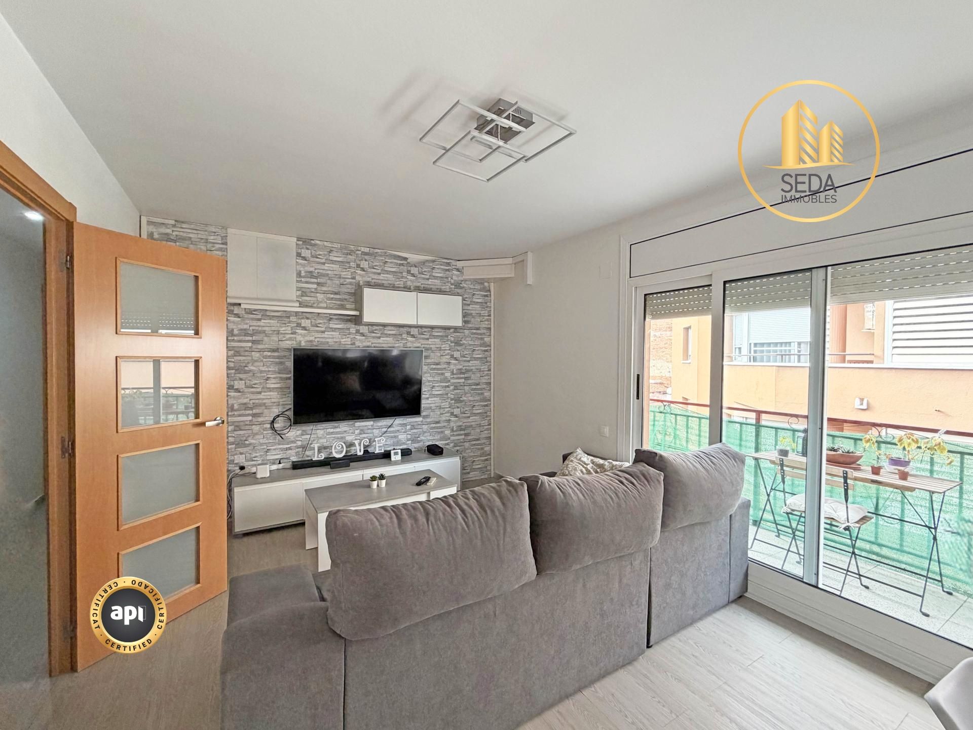 Living room of Flat for sale in Terrassa  with Air Conditioner, Heating and Parquet flooring