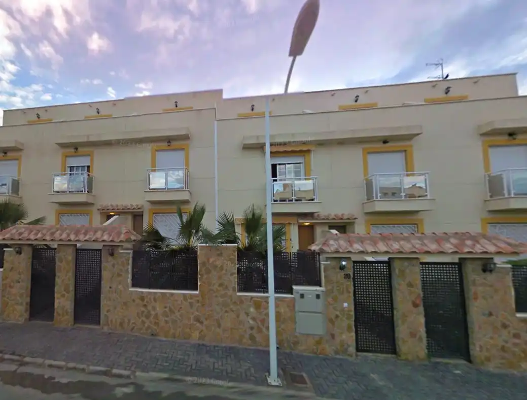 Maison jumelée à vendre à C/ Profesor Jose Hernández