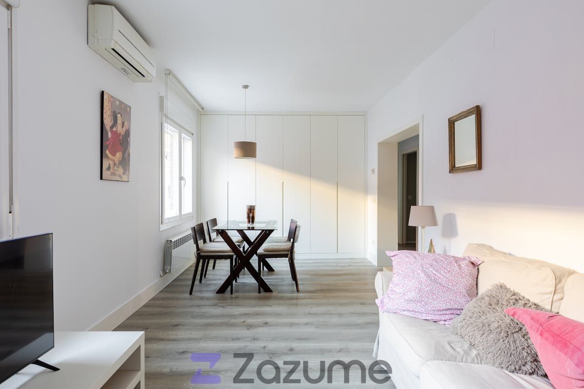 Bedroom of Flat to rent in  Madrid Capital  with Air Conditioner, Heating and Parquet flooring