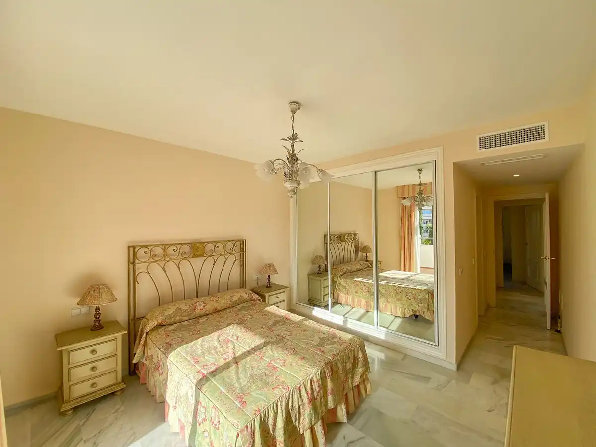 Apartament amb piscina en venda a Avenida Conde Rudi, imagen 8