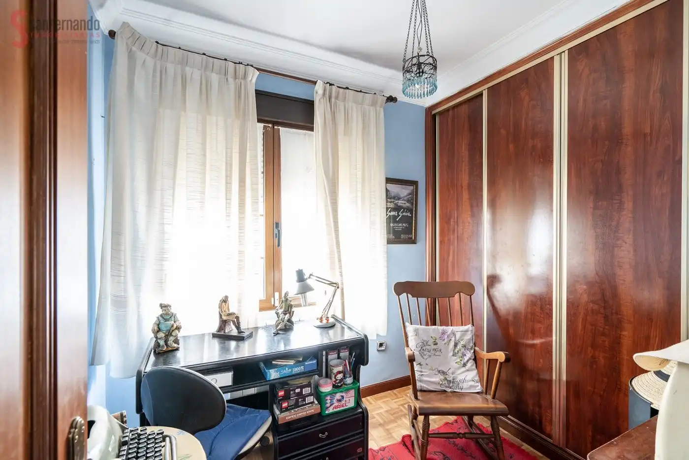 Habitación de Casa o chalet en venta en Torrelavega  con Calefacción, Jardín privado y Parquet