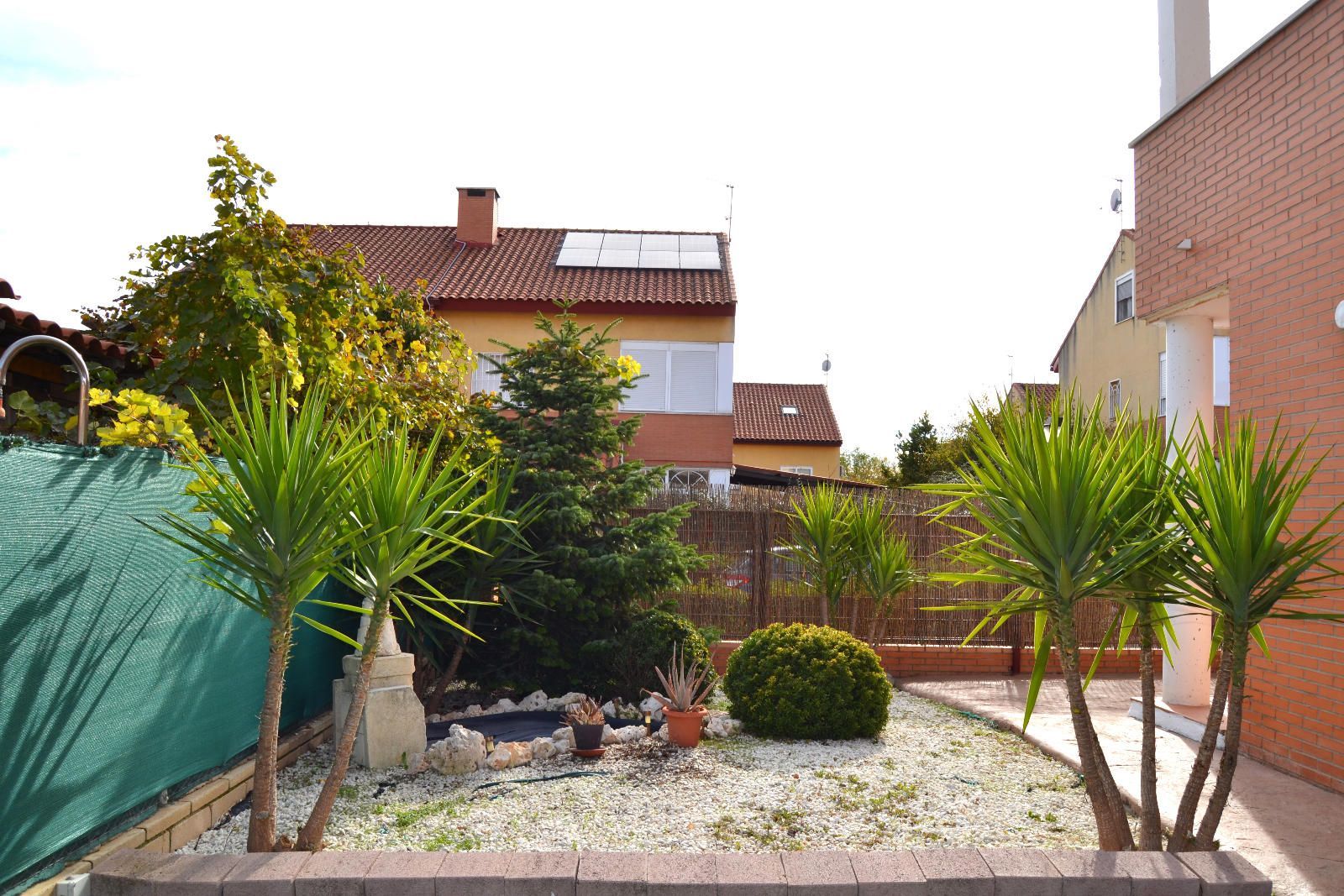 Jardí de Casa adosada en venda en Cubas de la Sagra amb Aire condicionat, Calefacció i Jardí privat