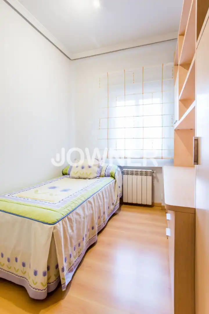 Bedroom of Flat for rent in Madrid  with Air Conditioner, Heating and Terrace