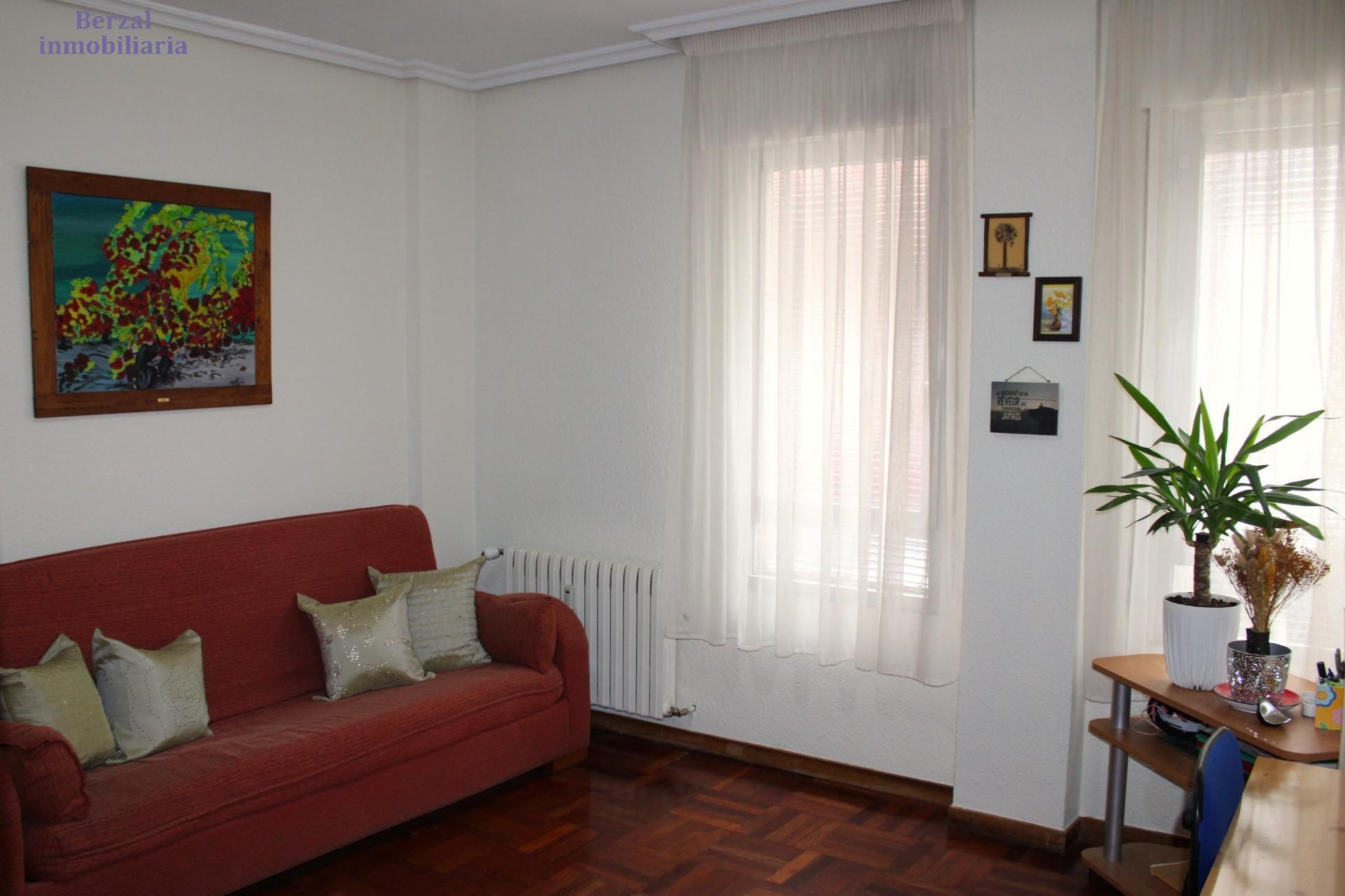 Living room of Flat for sale in  Logroño  with Heating, Terrace and Balcony