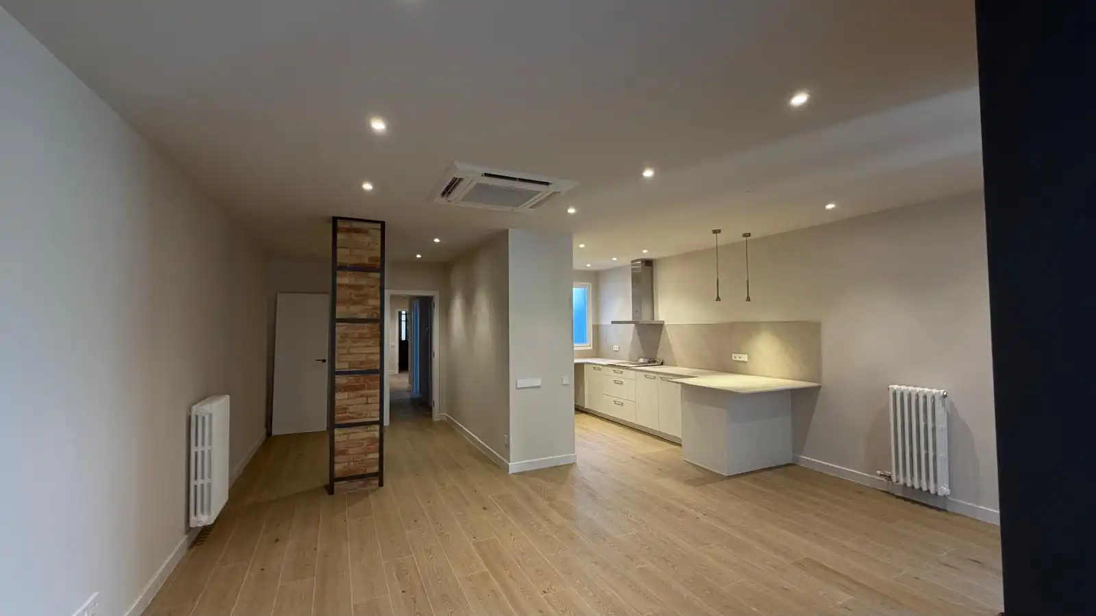 Piso de alquiler en Carrer d'Àngel Guimerà, Centre - Passeig i Rodalies