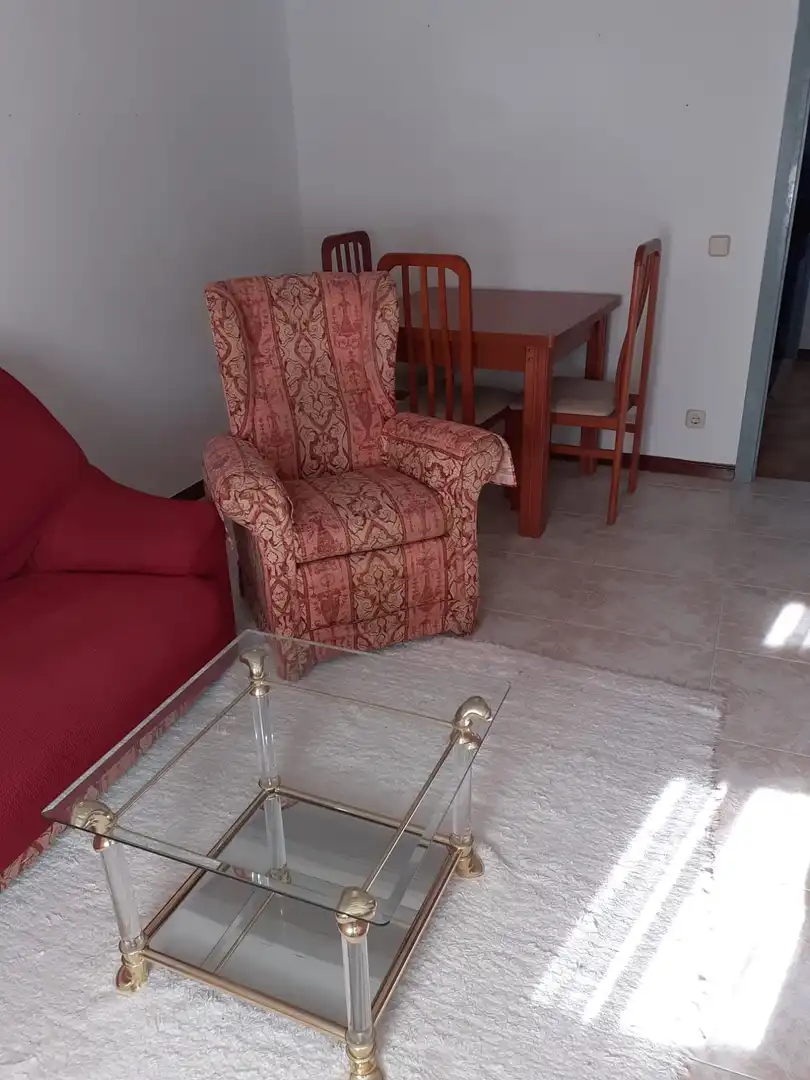 Sala d'estar de Casa o xalet en venda en Nalda amb Calefacció, Traster i Rentadora