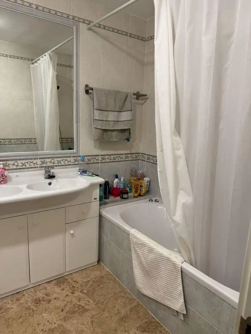 Baño de Apartamento de alquiler en Mijas con Aire acondicionado, Terraza y Amueblado