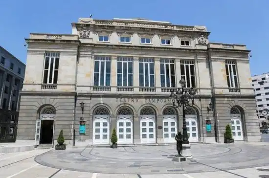 Vista exterior de Piso en venta en Oviedo  con Calefacción y Terraza