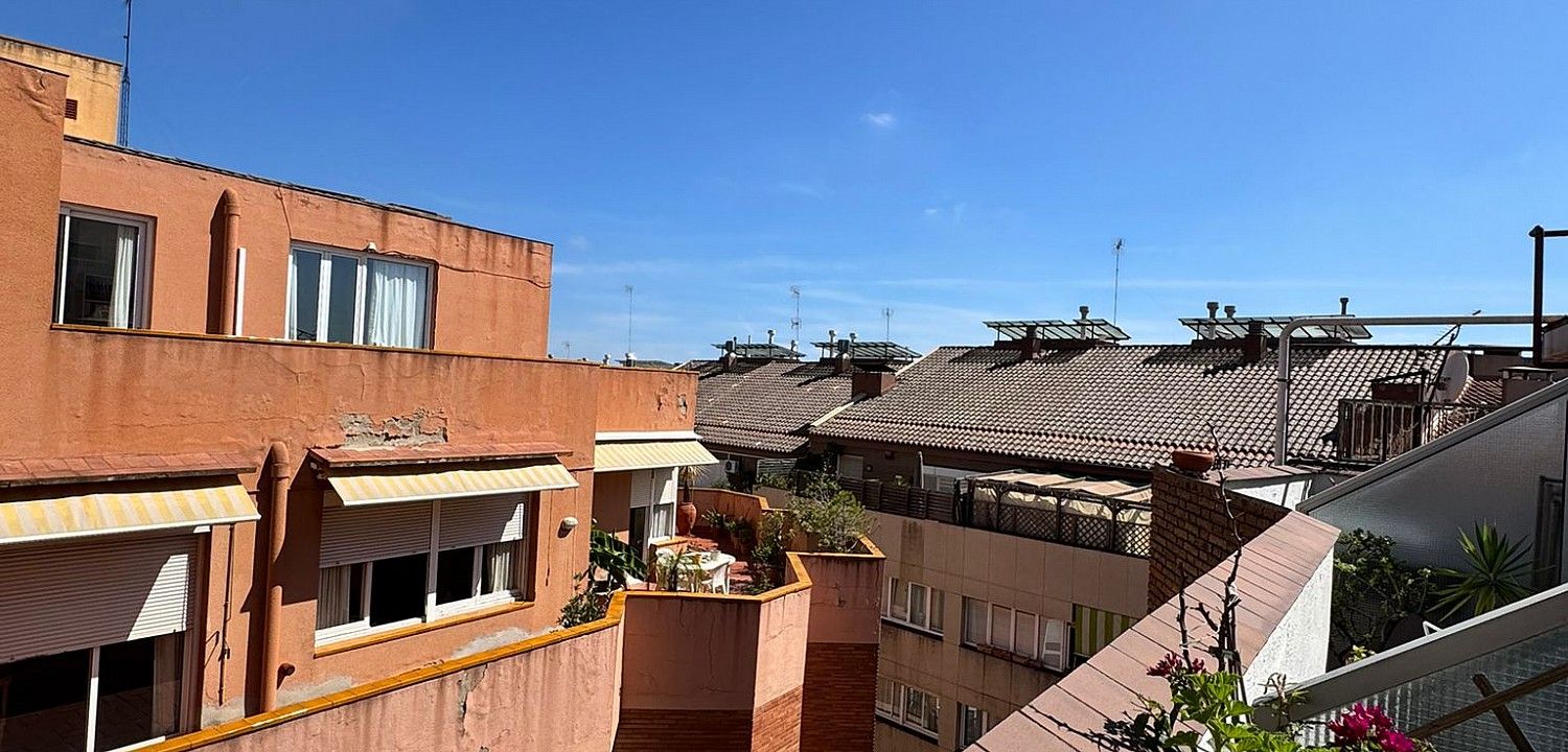 Exterior view of Attic for sale in  Barcelona Capital  with Heating, Terrace and Furnished