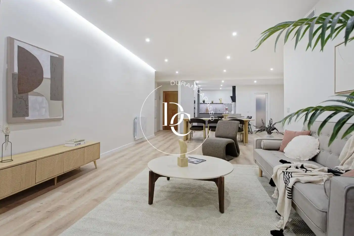 Piso con terraza en venta en Carrer del Bruc