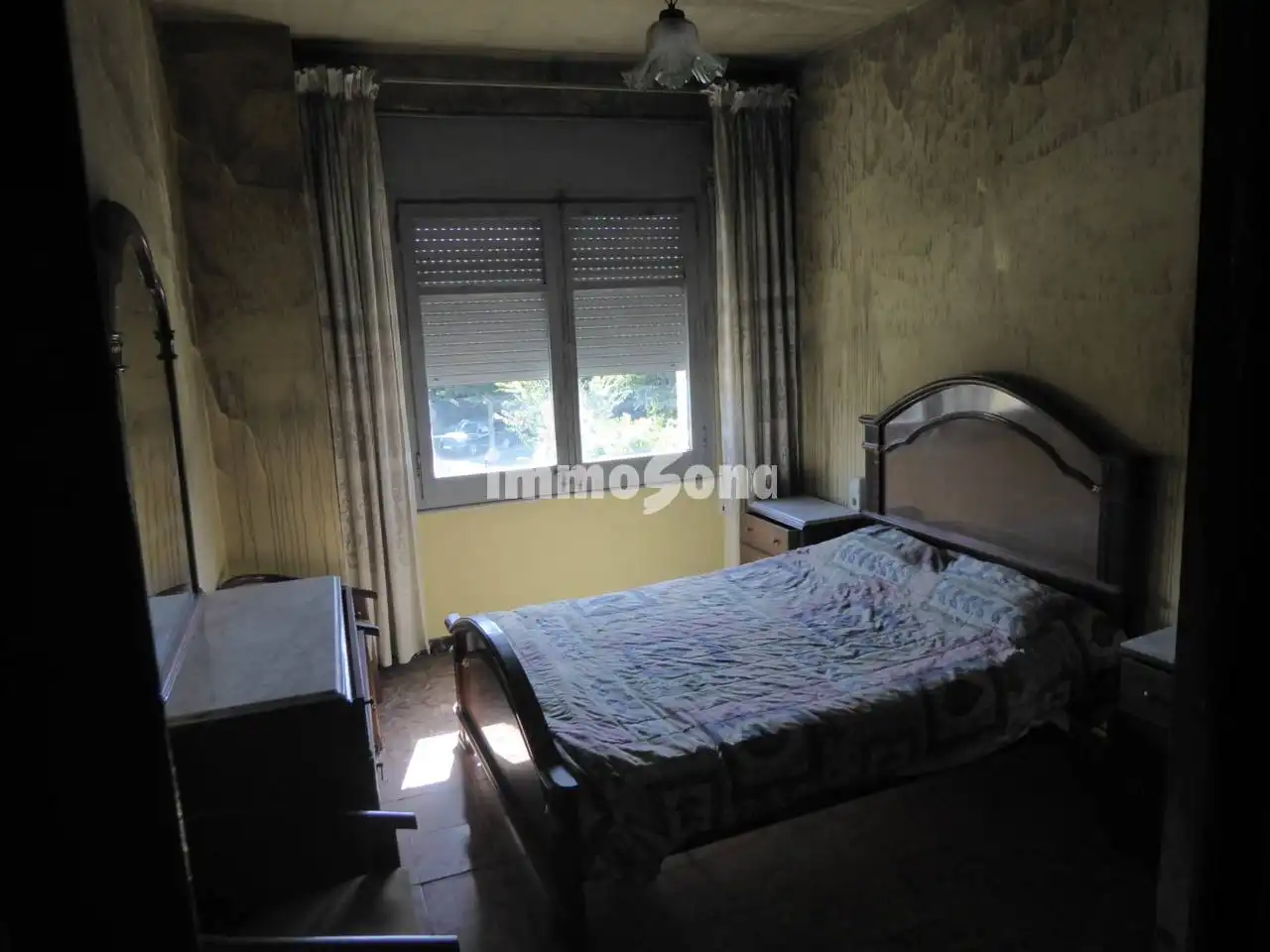 Dormitori de Casa o xalet en venda en Olot amb Jardí privat