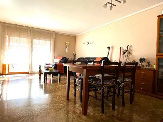 Esszimmer von Einfamilien-Reihenhaus zum Verkauf in Sant Boi de Llobregat mit Klimaanlage, Heizung und Terrasse
