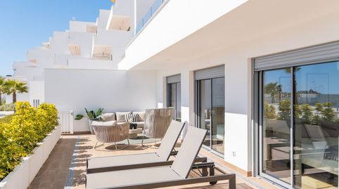 � Apartamento en Planta Baja con Terraza y Jardín Privado en Estepona, imatge 2