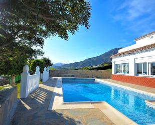 Piscina de Casa o xalet en venda en Estepona amb Jardí privat, Terrassa i Piscina