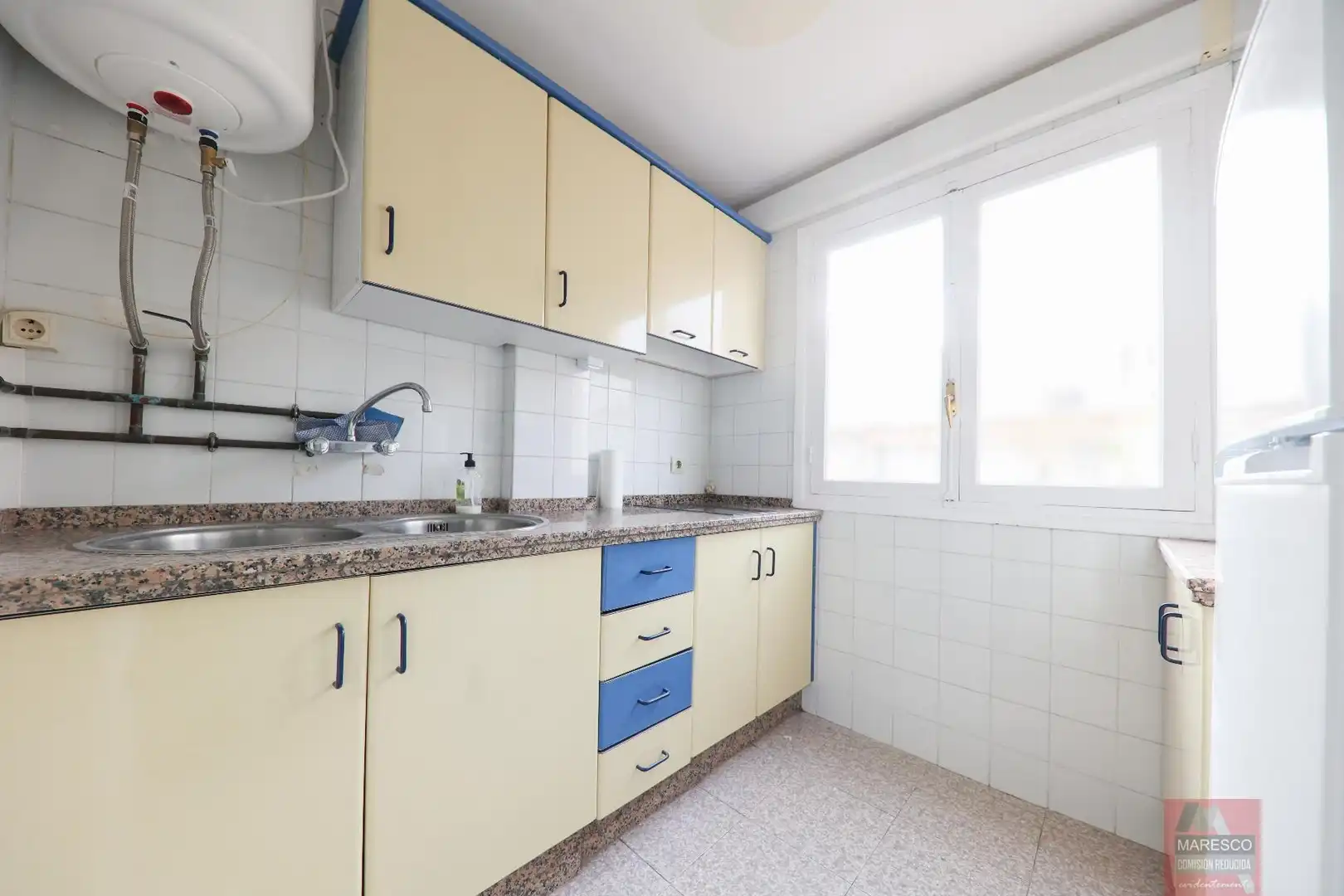 Kitchen of Flat for sale in Fuengirola  with Air Conditioner, Terrace and Balcony