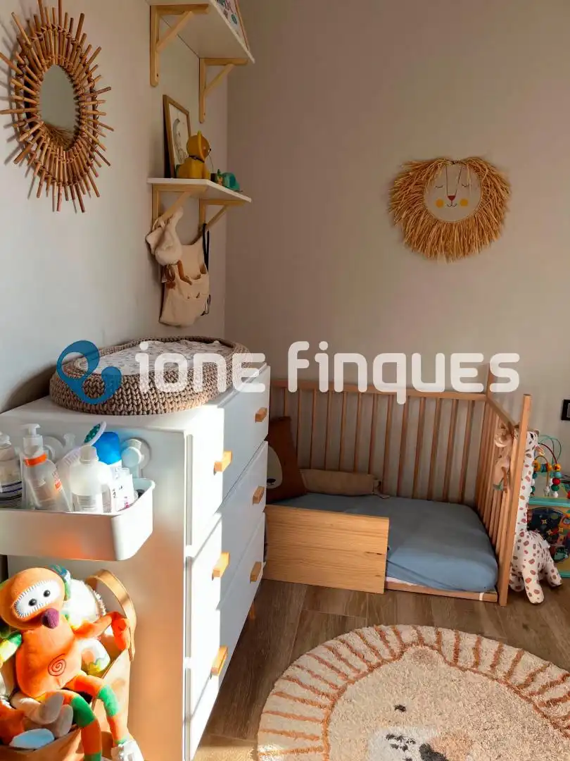 Schlafzimmer von Wohnung zum Verkauf in Terrassa mit Heizung, Balkon und Internet