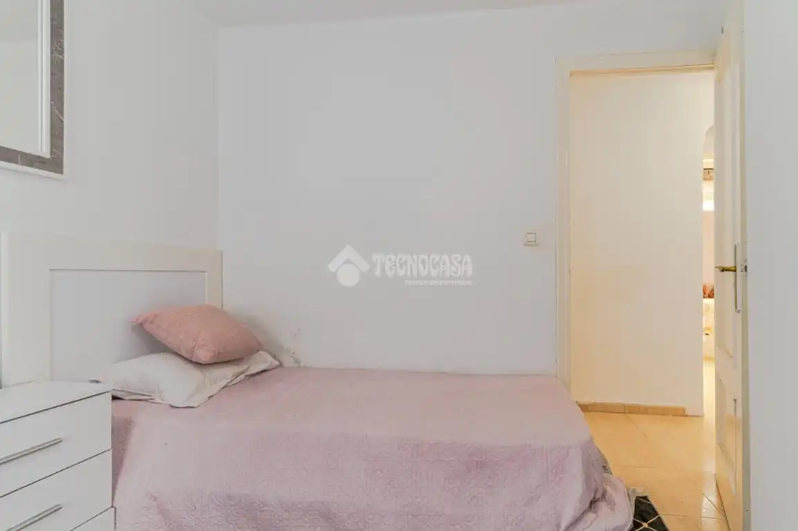 Bedroom of Flat for sale in Motril