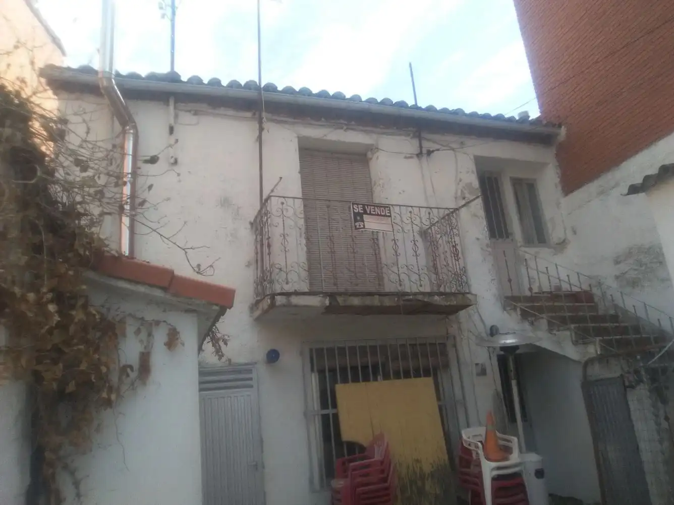 Vista exterior de Edificio en venta en El Vellón