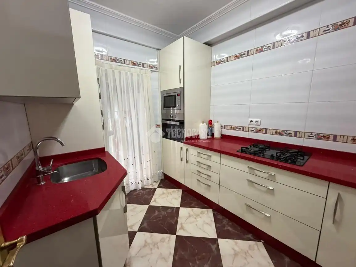 Cuina de Casa o xalet en venda en Sevilla amb Aire condicionat i Balcó
