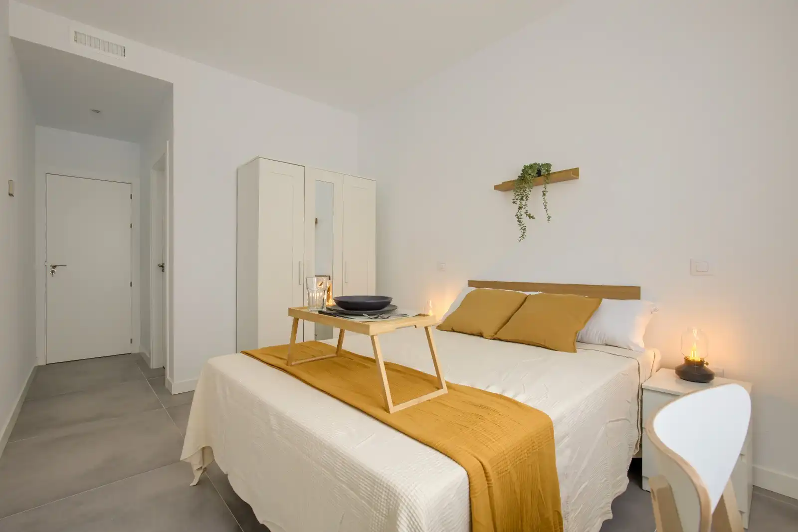 Room in Calle de las Islas Bermudas, Tres Olivos - Valverde