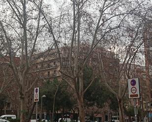 Exterior view of Flat to share in  Madrid Capital  with Heating, Parquet flooring and Furnished