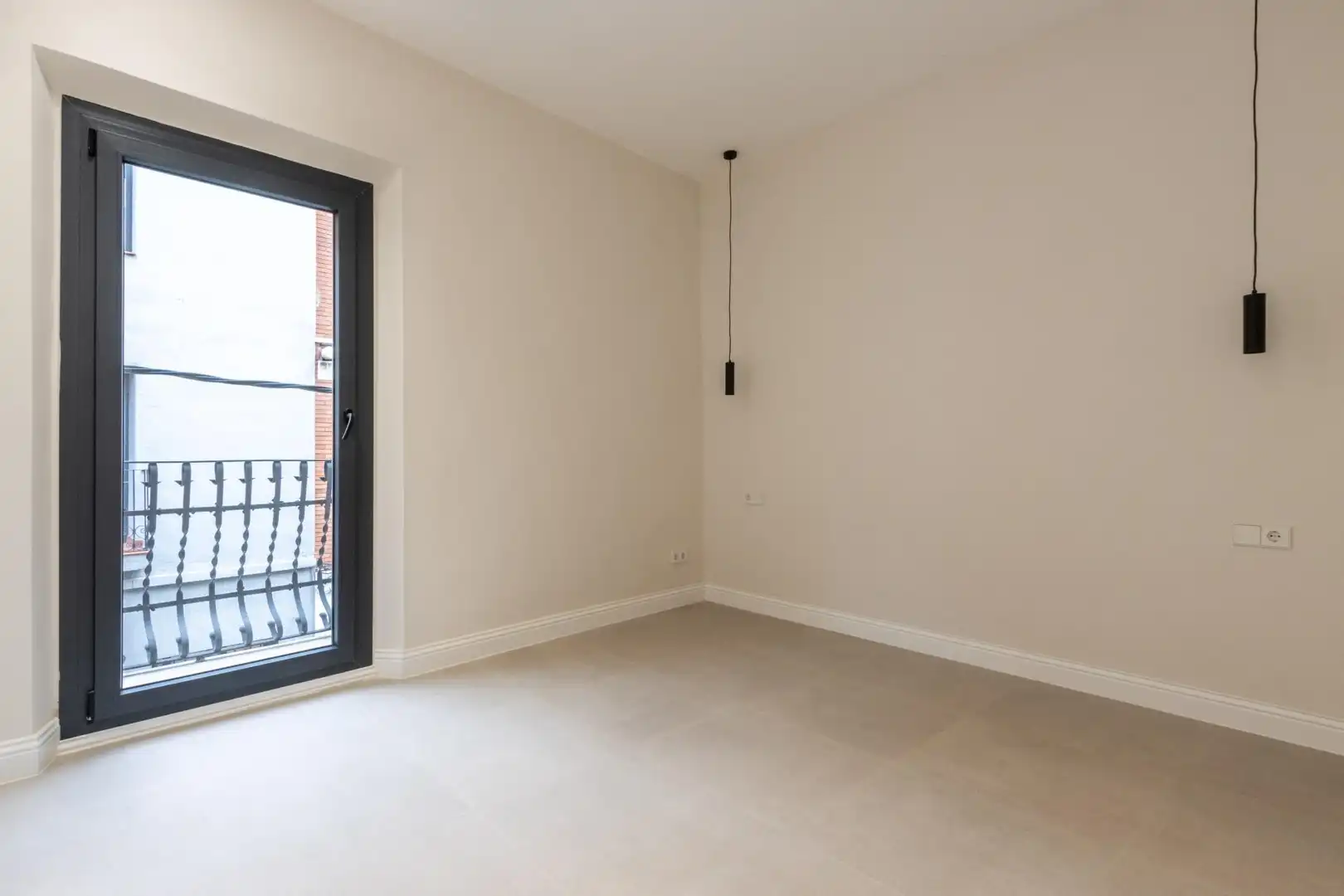 Bedroom of Houses for sale in Sabadell  with Terrace, Storage room and Alarm